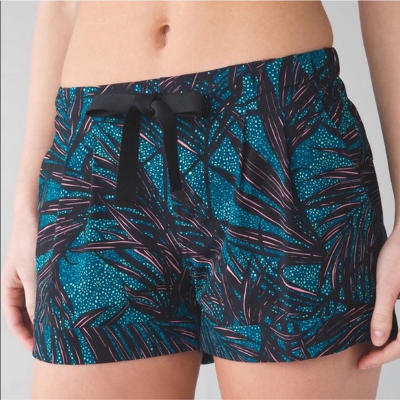 lululemon athletica Pants - Lululemon Spring Breakaway Short ll